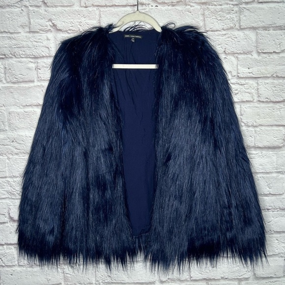 NWOT Ladakh x Urban Outfitters Margot Faux Fur Jacket in Blue - Picture 7 of 15